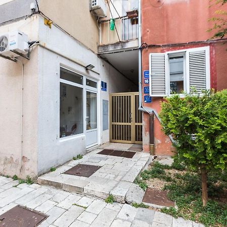 Karla'S Exclusive Central Apartment زادار المظهر الخارجي الصورة