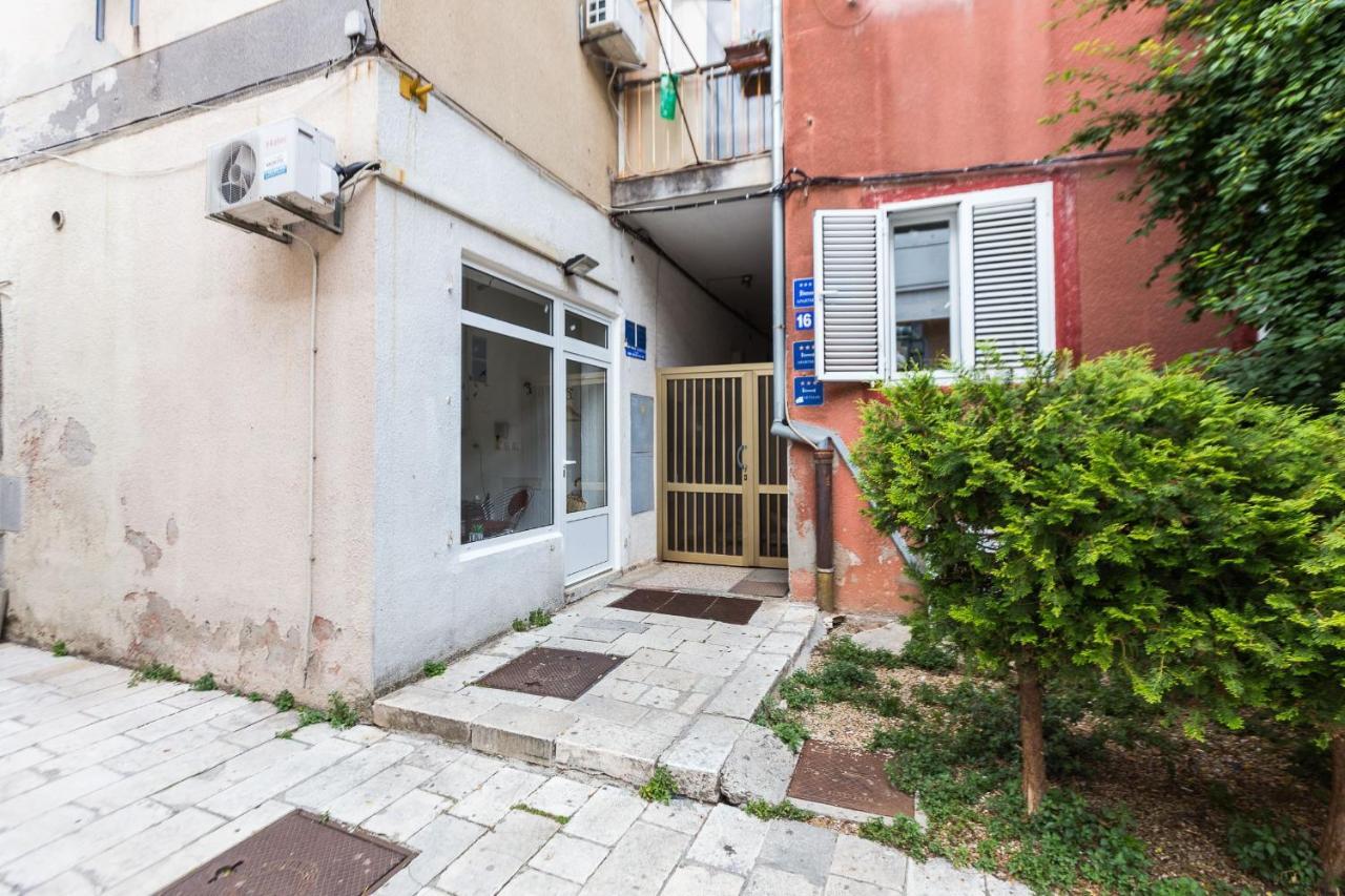 Karla'S Exclusive Central Apartment زادار المظهر الخارجي الصورة